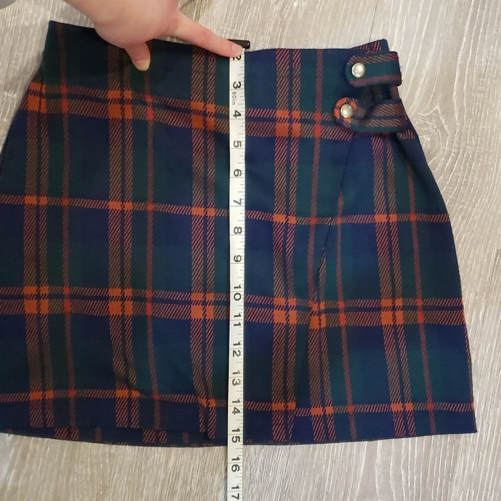 Plaid SO Skirt - Picture 4 of 4